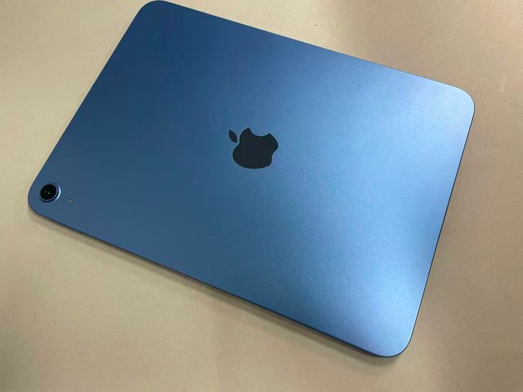 ������Х���� iPad (11) A16  Wi-Fi 128GB MD4A4J/A [�֥롼]