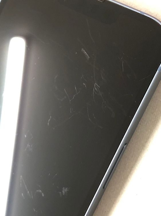 ������Х�����Хåƥ꡼98���SIM�ե꡼ iPhone14 128GB �֥롼