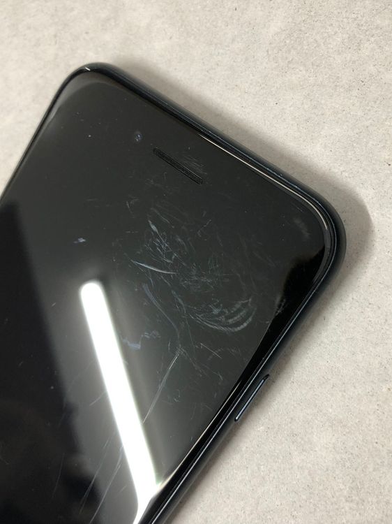 ������Х����SIM�ե꡼ iPhone SE3 64GB �ߥåɥʥ���