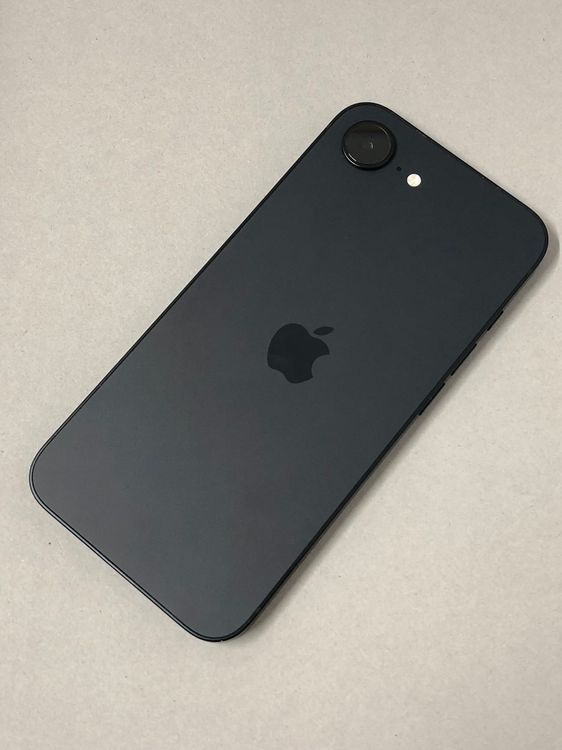 ������Х�������SIM�ե꡼ iPhone 16e 128GB �֥�å�