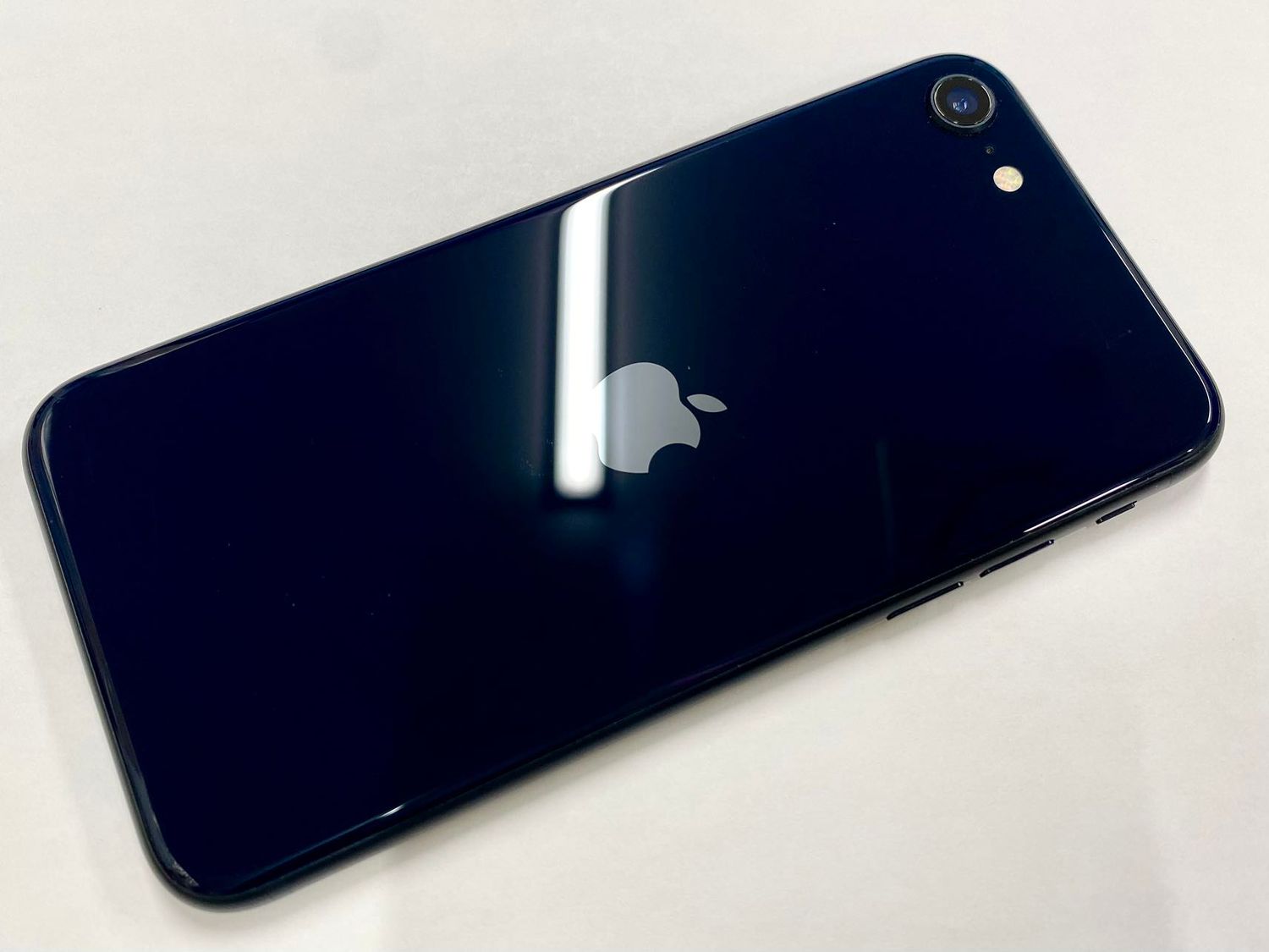 ムスビー｜セイモバイル☆訳アリ☆SIMフリー iPhone SE3 128GB  