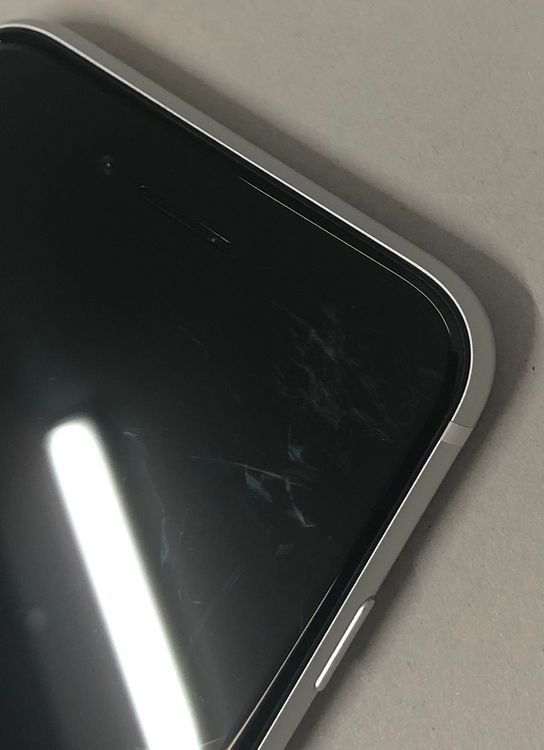 ������Х�����Хåƥ꡼95���SIM�ե꡼ iPhone SE2 64GB �ۥ磻��