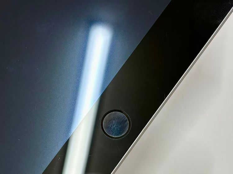 ������Х�������� iPad(��5����) WiFi�� 32GB ���ڡ������쥤 MP2F2J/A