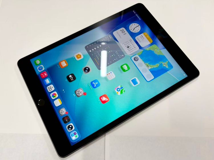 ������Х����SIM�ե꡼ iPad(��9����) Wi-Fi+Cell 64GB ���ڡ������쥤
