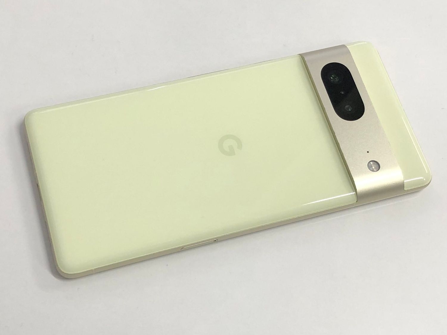 中古】【安心保証】 Google Pixel 7[128GB] au スノー（Google 〔中古 