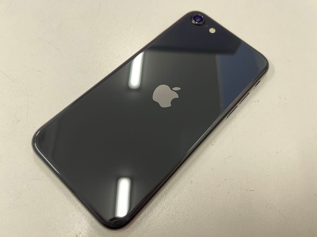 iPhone SE 第2世代 (SE2) 難 ブラック 64 GB SIMフリー