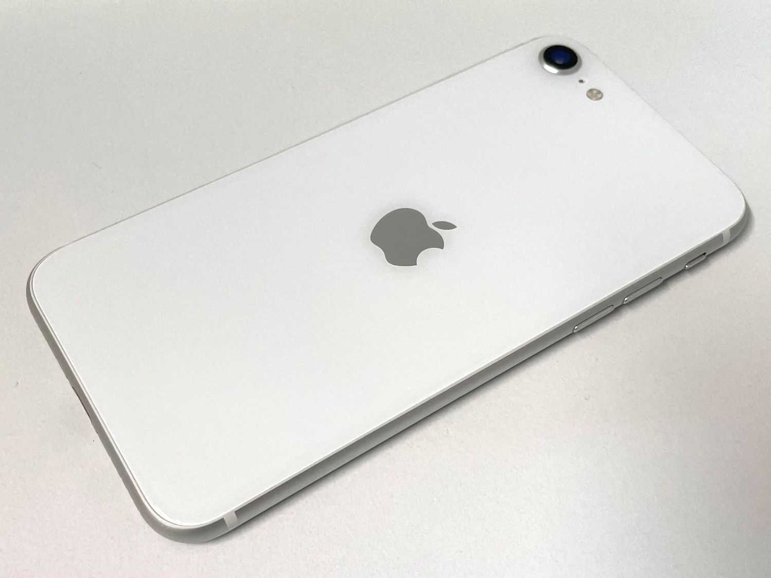 お渡し先決定】iPhoneSE 第2世代 白 ホワイト 64GB SIMフリー 新品未使用