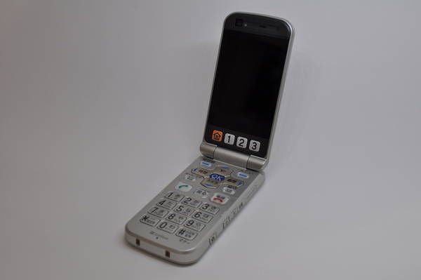 ��¨��ȯ��������̵����SoftBank�� 832T �ۥ���С�