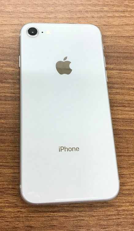 JCKAۡ93%SIMե꡼ iPhone8 64GBСդ