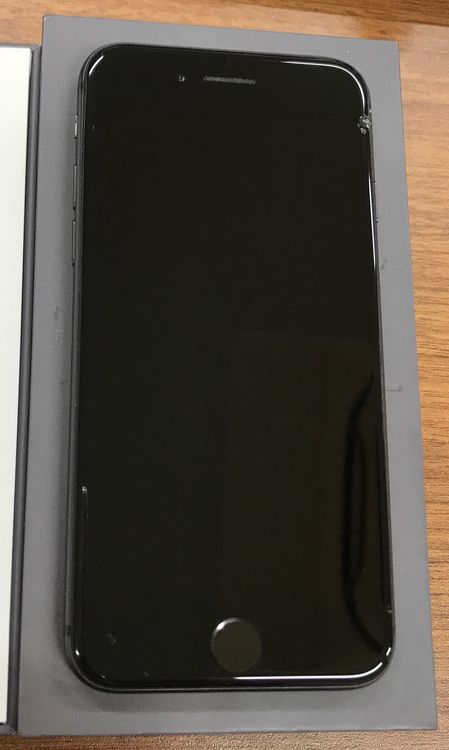 ��JCKA�ۡ�����93�������ꡧ��iPhone8��64GB�����졼�������饹�ե����