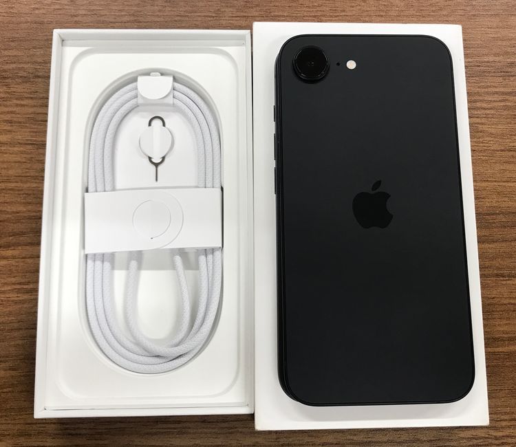 ��JCKA�ۡ��ǥⵡ����100%SIM�ե�� iphone16e 128GB �֥�å����ե�����դ�