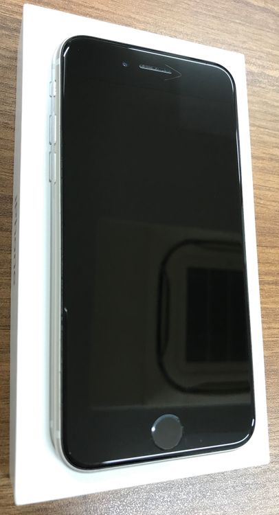 ��JCKA�ۡ�SIM�ե꡼��iPhoneSE3��64GB���ۥ磻�ȡ������饹�ե����