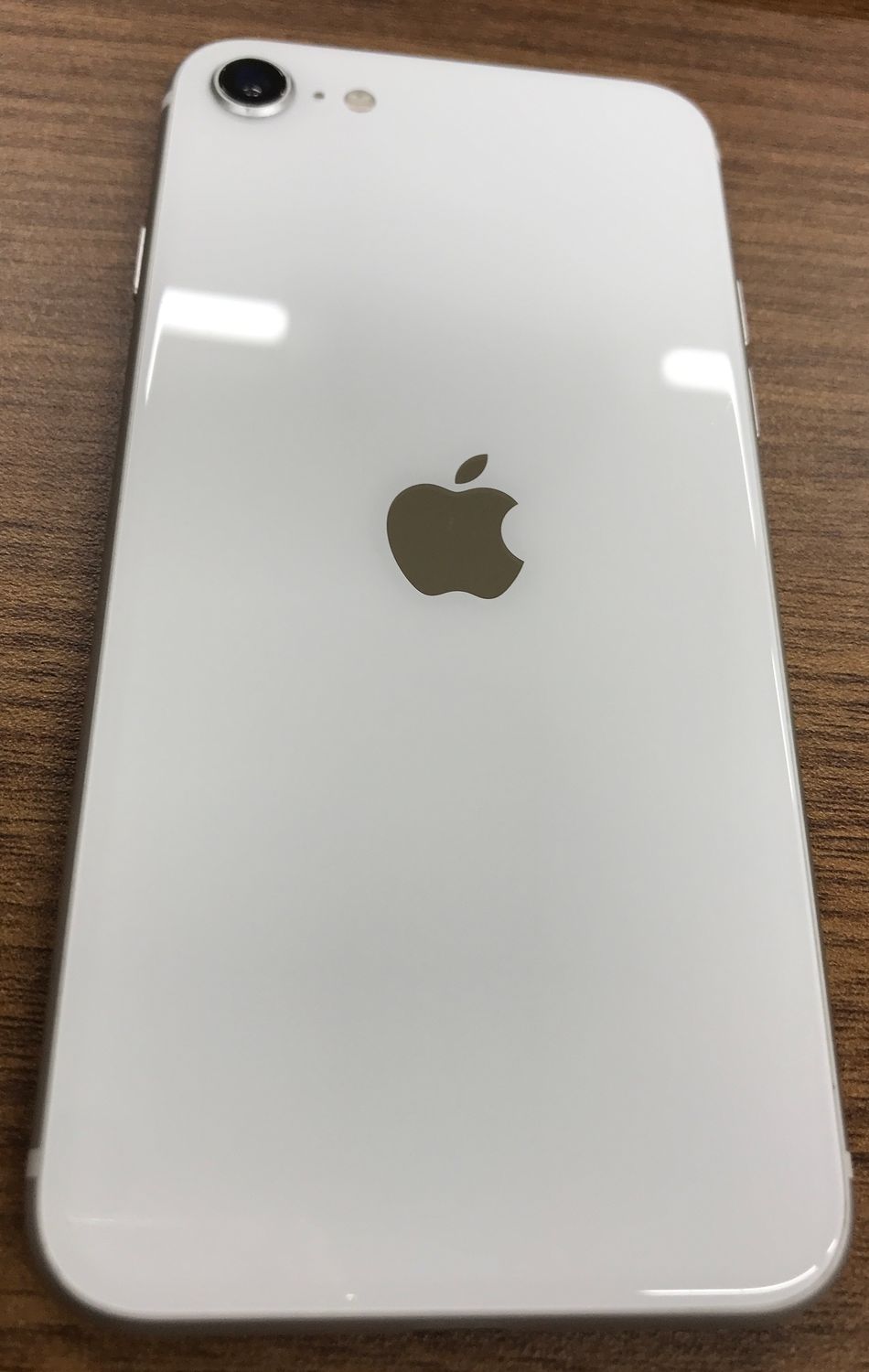 【ジャンク】Apple iPhone SE (第2世代) 白 64GB じゃんぱら-Apple au 【SIMロックあり】 iPhone SE（第2世代