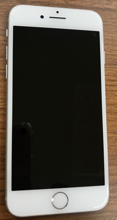 JCKAۡ88%SIMե꡼ iPhone8 64GBСդ
