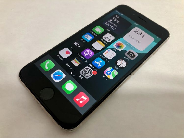 【金モバ】★美品★simフリー★iPhoneSE3 64GB★スターライト★バッテリー82%★