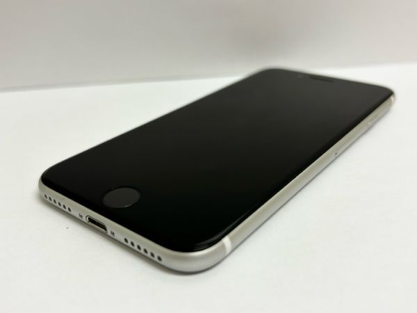 ムスビー|美品 au版 iPhone SE(第2世代)64GB ホワイト バッテリー96 春夏秋冬の最新作商品 機種 解除済み SIMロック 64GB 第2世代 SE iPhone ほぼ新品 スマートフォン本体
