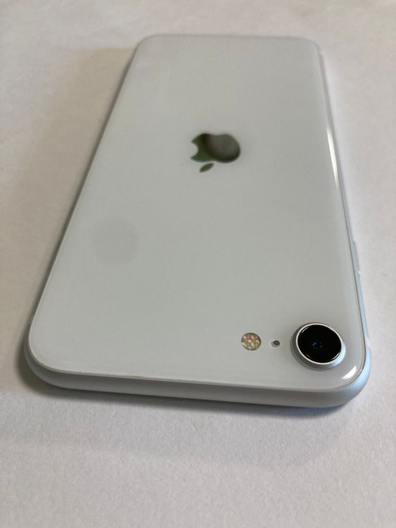 ムスビー｜超美品 国内版 simフリー iPhoneSE 第2世代 128GB