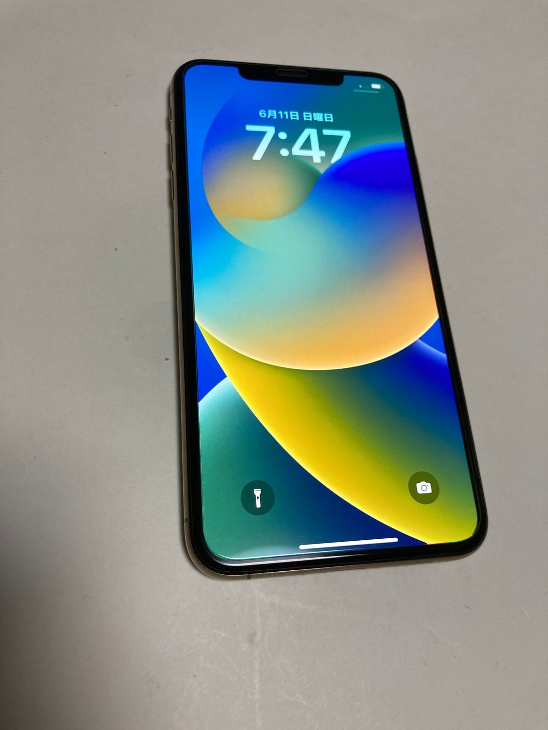 ムスビー｜超美品 国内版 simフリー iPhoneXS max 256GB ゴールド色 