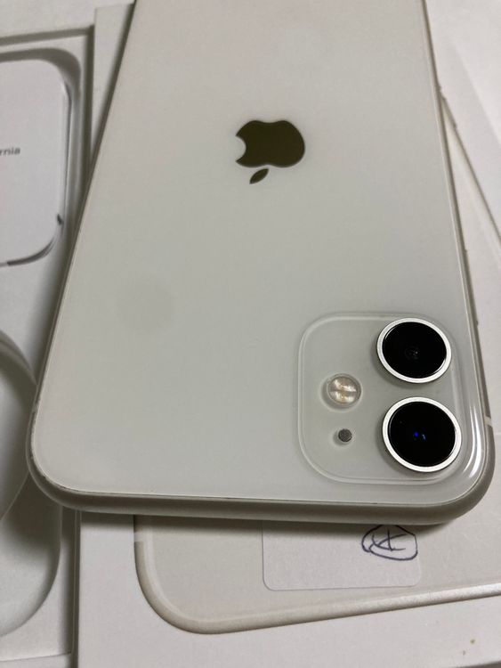 ���ʡ������ǡ�sim�ե꡼��iPhone11 64GB ����С���
