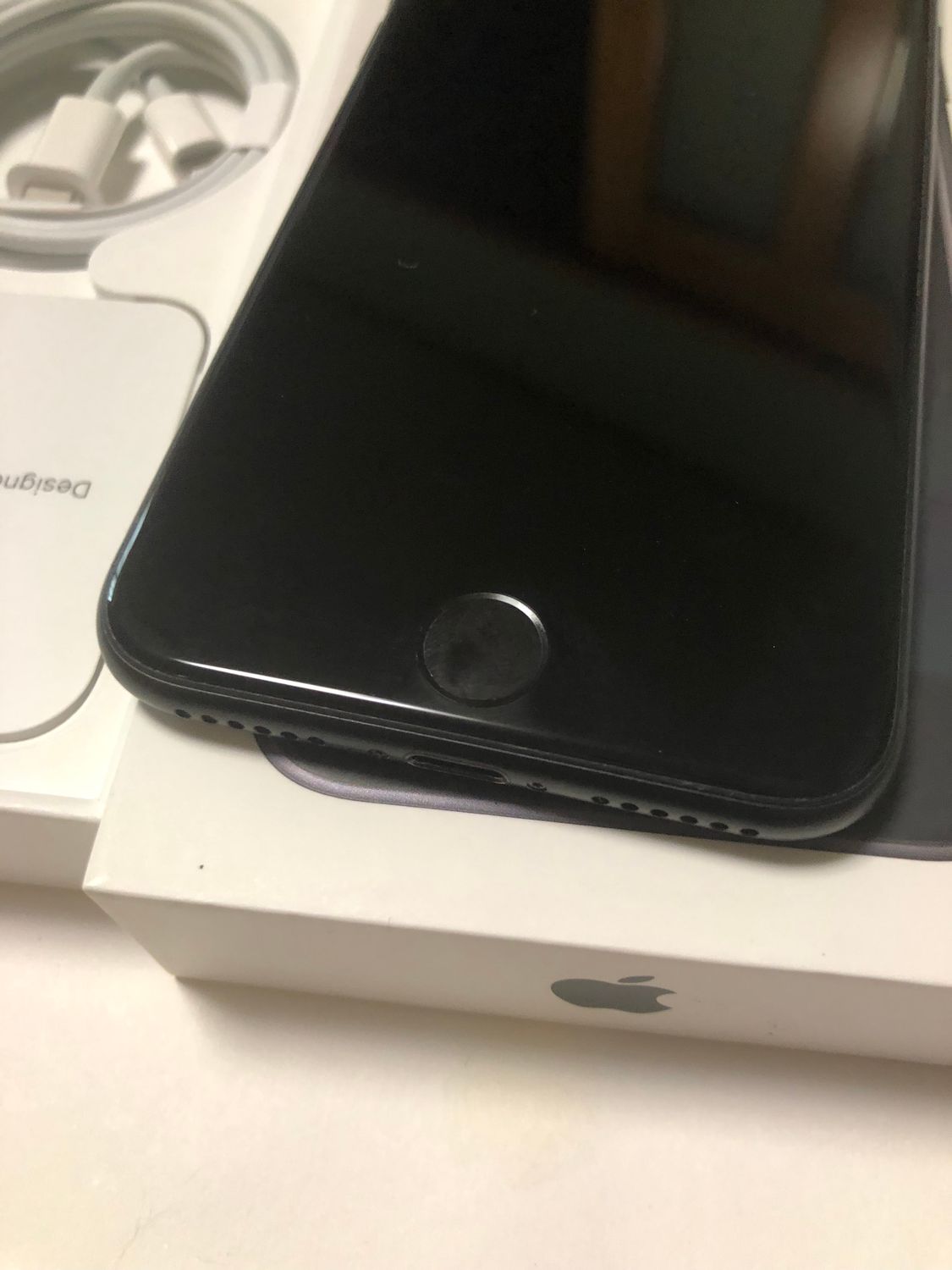 iPhone SE 第2世代 256GB SIMフリー バッテリー容量100% iPhone SE（第2世代） 整備済み品 バッテリー100％ SE2 256GB