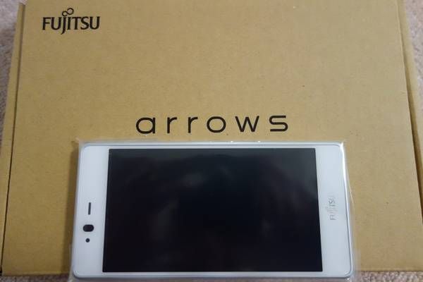 �ڿ���̤�������ٻ���arrowsM04�ۥ磻�ȡ�SIM�ե꡼