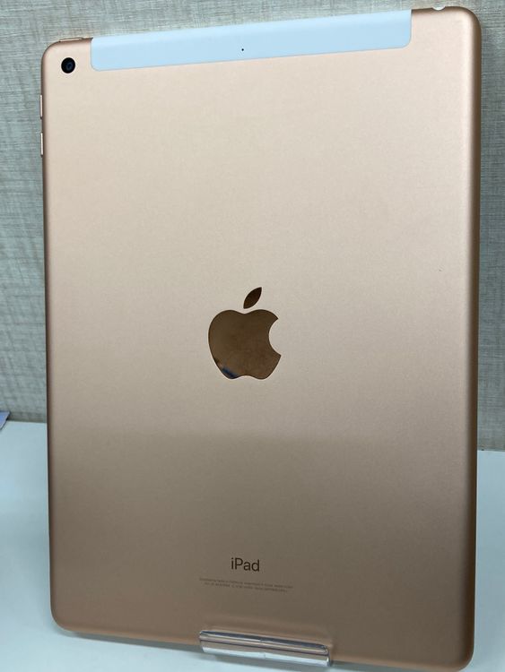 �����ʡ�iPad(��6����) Wi-Fi+Cellular docomo/32GB/�������