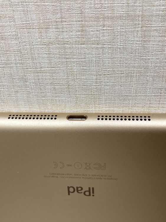 �����ʡ�iPadmini3 Wi-Fi+Cellular au/16GB/�������