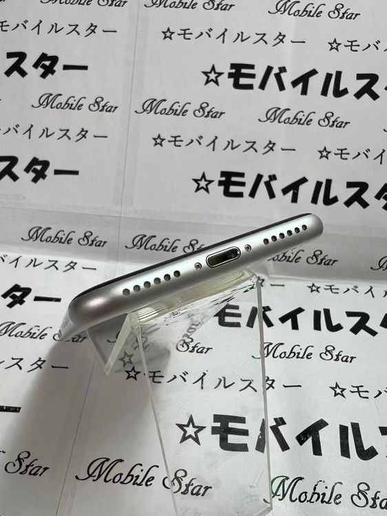 �֥�Х��륹���������� ���ޤ��դ����Хåƥ꡼93�� iPhone SE(�裲����) 64gb ��