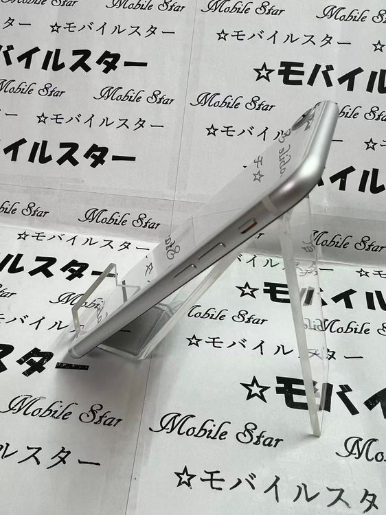 �֥�Х��륹���������� ���ޤ��դ����Хåƥ꡼93�� iPhone SE(�裲����) 64gb ��