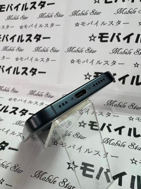 �֥�Х��륹���������� ���ޤ��դ����Хåƥ꡼85�� iPhone15 Pro 256GB blue