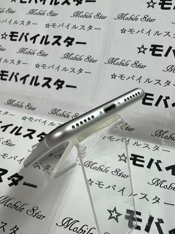 �֥�Х��륹���������� ���ޤ��դ����Хåƥ꡼91�� iPhone SE(�裲����) 64gb ��