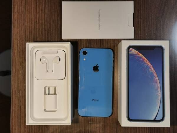 iPhone XR 128G docomo ロック解除 未使用