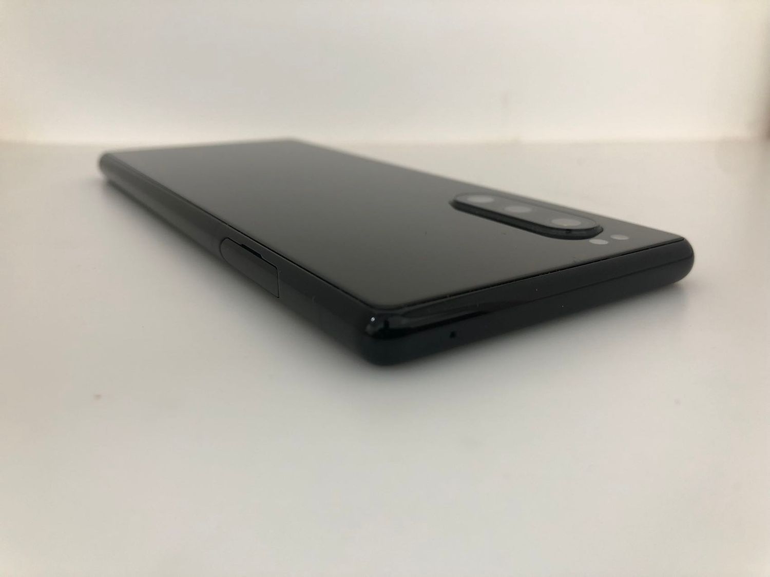 ムスビー｜『ランクA 4952』 Xperia 5 SOV41 ブラック AU版 SIM