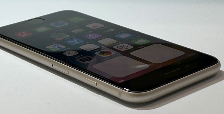 iPhoneSE3 64GB 饤ȡХåƥ꡼79%