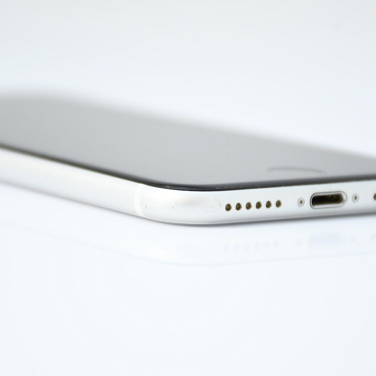 SIM�ե꡼ iPhone SE �裲���� 128GB �ۥ磻��