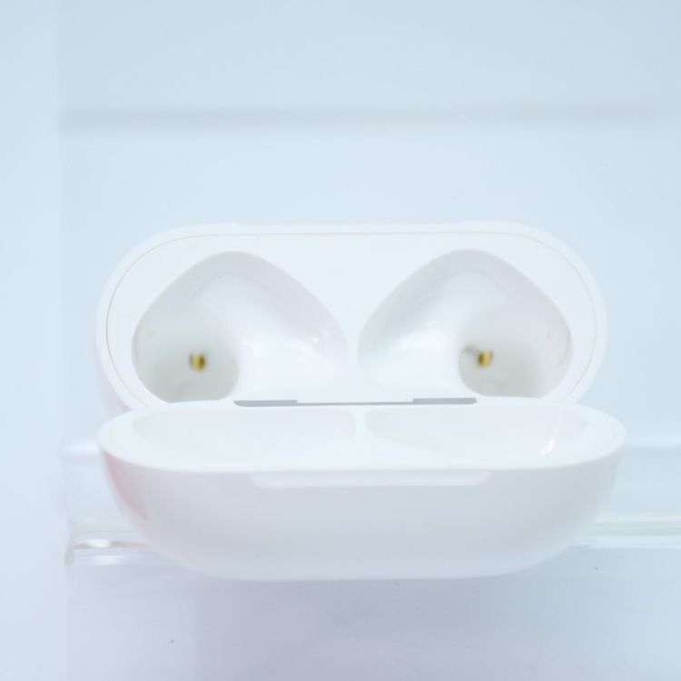 【性能新品同様*一回使用】AirPods 第4世代 ノイズキャンセリング搭載 MXP93J/A