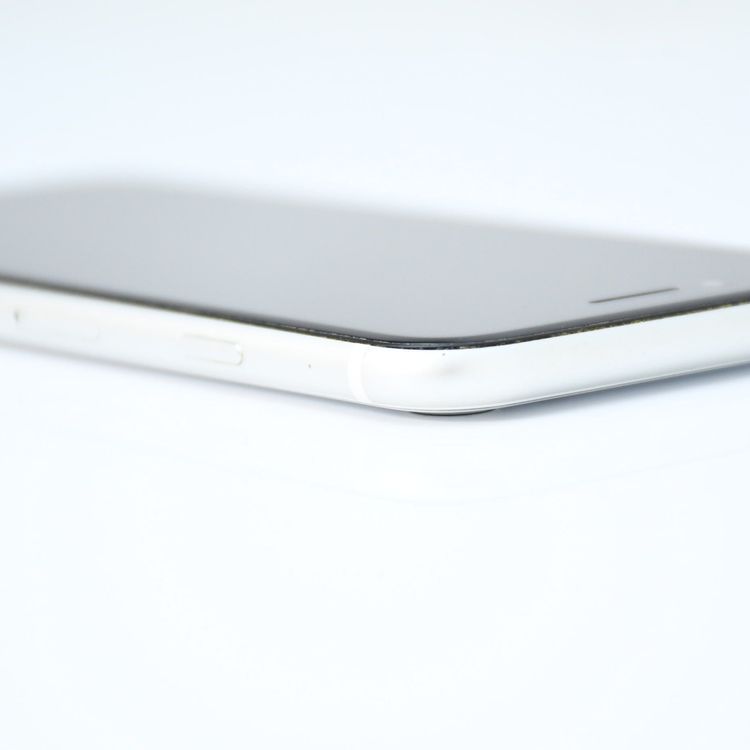 �����ʡ������Хåƥ꡼��������87���SIM�ե꡼iPhone SE �裲���� 256GB �ۥ磻��