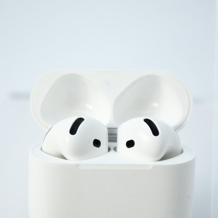 AirPods ��4���� A3055 �����ƥ��֥Υ�������󥻥�����