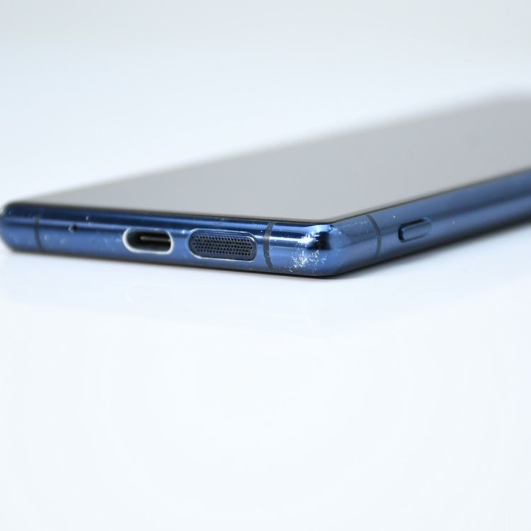 �ڱվ����ʡ�Softbank SIM�ե꡼ Xperia 5 901SO �֥롼