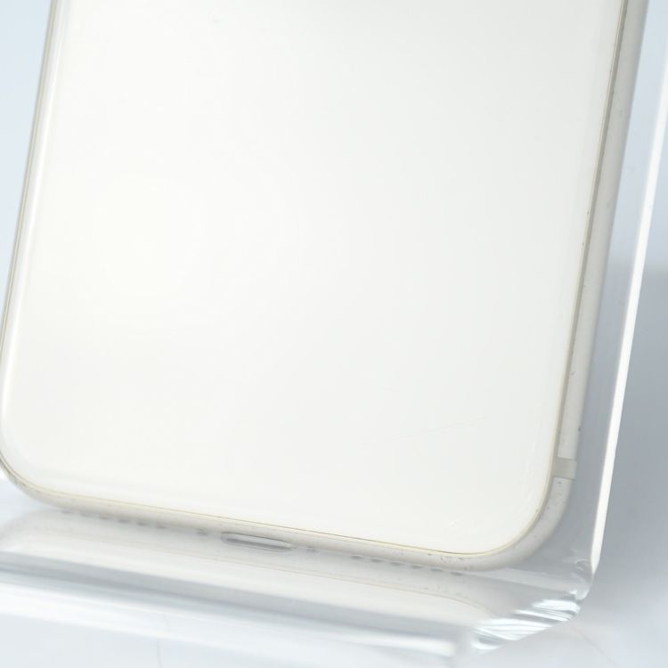 �ڽ����Хåƥ꡼80���au SIM�ե꡼ iPhoneSE �裳���� 64GB �������饤��