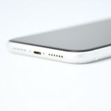 �ڽ����Хåƥ꡼83����վ�����°�ʴ�����SIM�ե꡼ iPhone XR 128GB �ۥ磻��