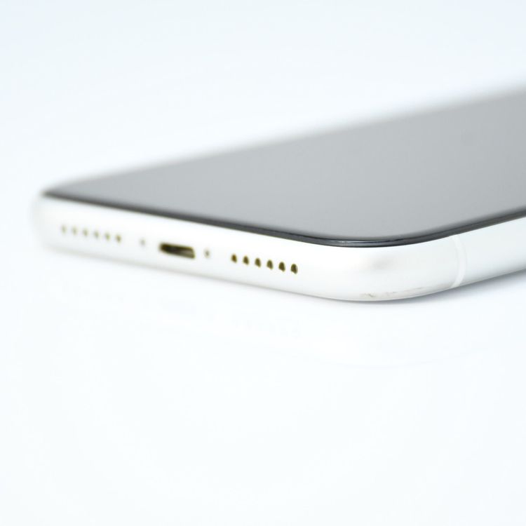 �ڽ����Хåƥ꡼83����վ�����°�ʴ�����SIM�ե꡼ iPhone XR 128GB �ۥ磻��