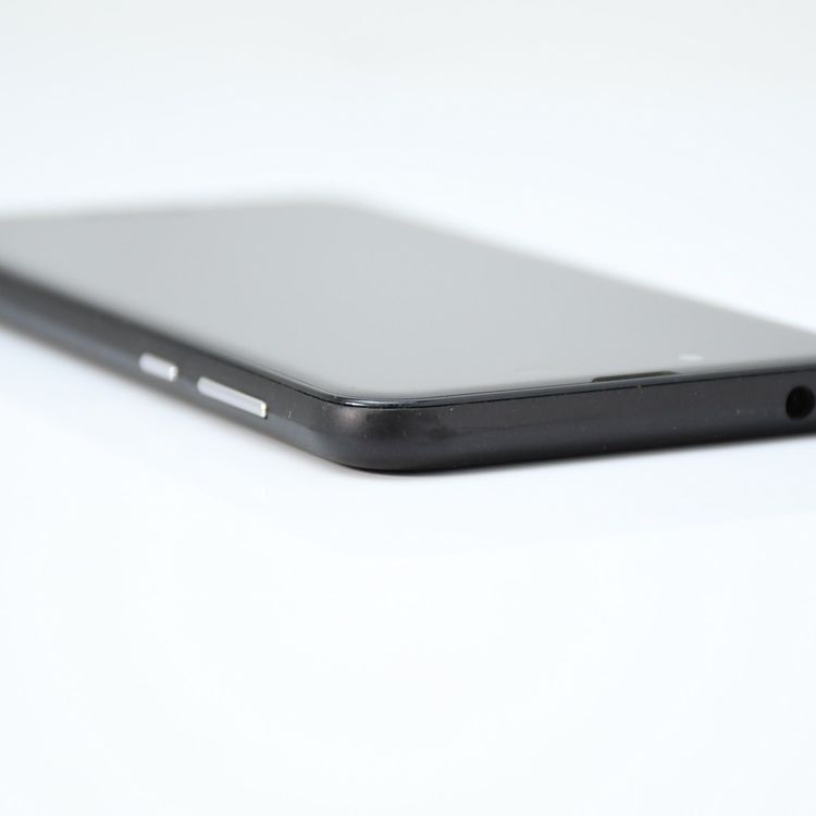 �ڥ���󥯡������ɹ���docomo SIM�ե꡼ AQUOS sense SH-01K �֥�å�