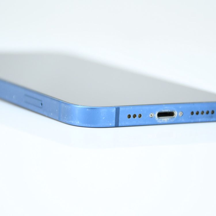 ��ư��ġ�����100 %���վ����ʡ�docomo SIM�ե꡼ iPhone13 128GB �֥롼