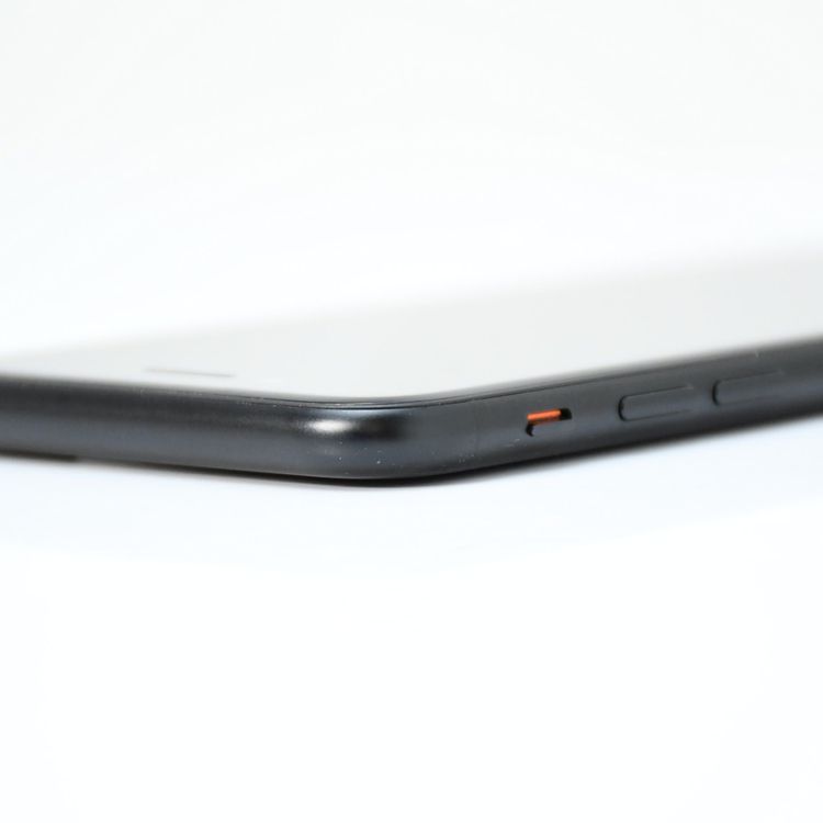 docomo SIM�ե꡼ iPhone SE �裲���� 64GB �֥�å�