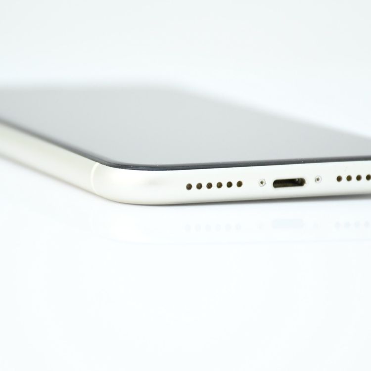 �����ʡ�docomo SIM�ե꡼ iPhone11 128GB �ۥ磻��