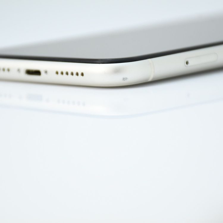 ��ư���ǽ������100����վ����ʡ�SIM�ե꡼ iPhone 11 64GB �ۥ磻��