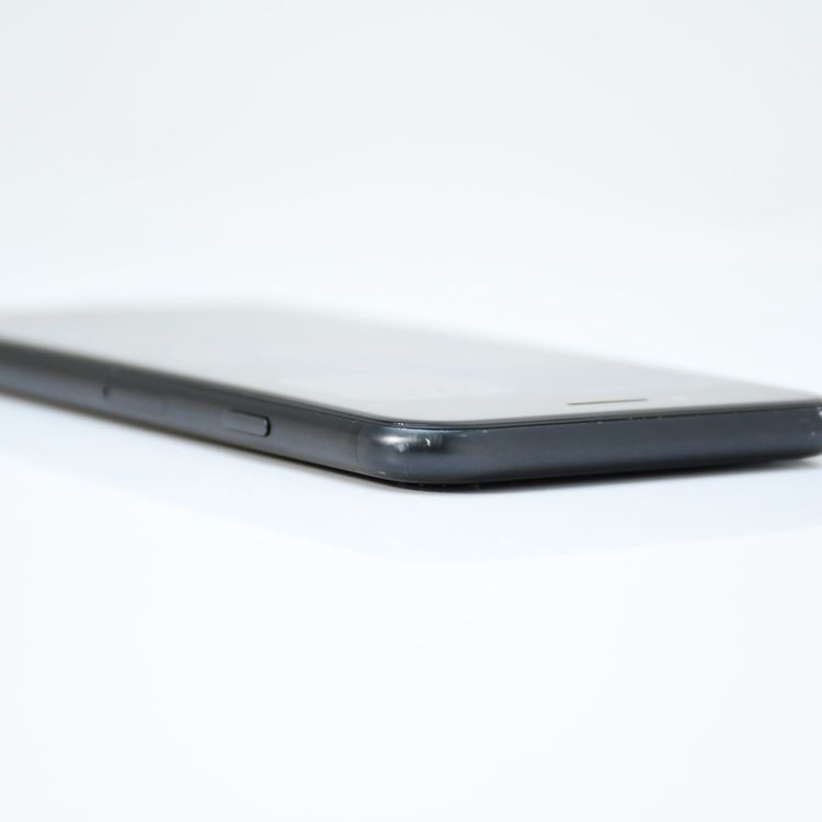 ��ư��ġ�����󥯡�SIM�ե꡼ iPhone SE�裲���� 64GB �֥�å�