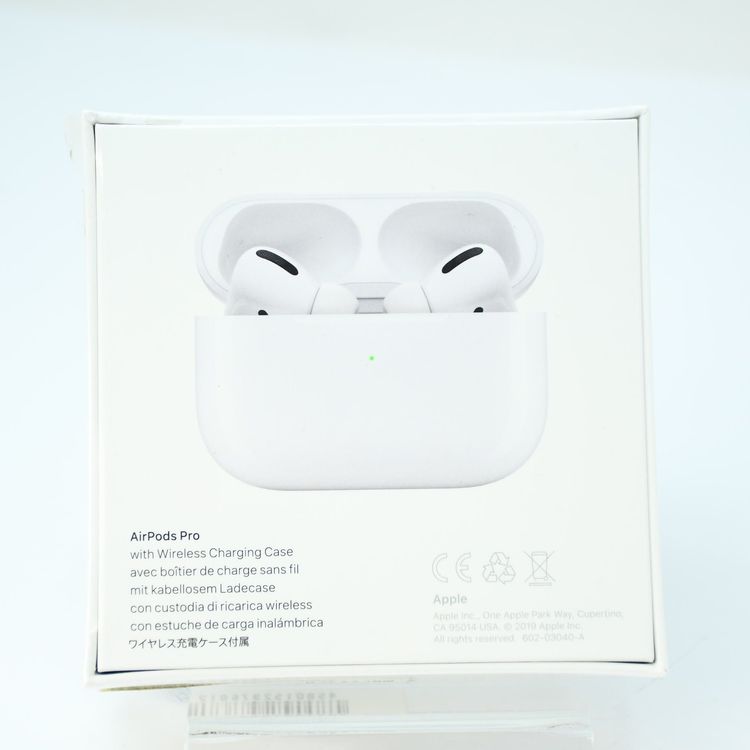 ��̤�������ʡ�AirPods ��1���� with MagSafe Case MWP22J/A