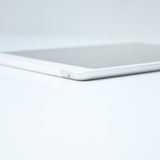 �ڥХåƥ꡼��������84���docomo SIM�ե꡼iPad ��8���� 32GB ����С�